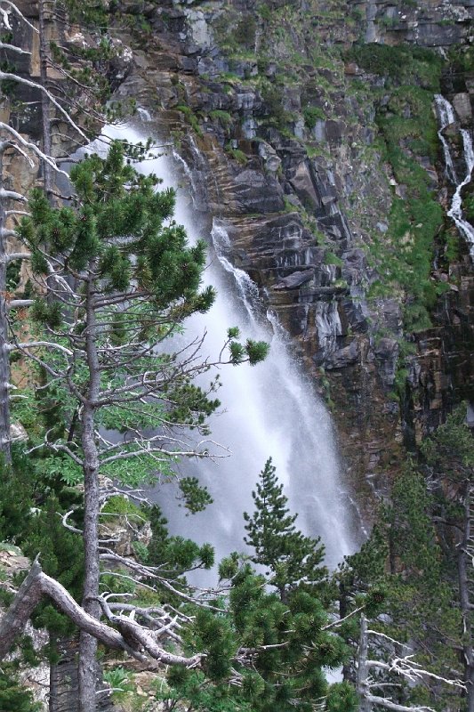 2008-07-11,13-35-09,cascade de Cotatuero.jpg